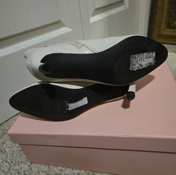 INTENTIONALLY BLANK IVORY BUTTON BOOT 7 - Picture 6 of 7
